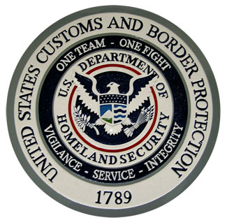 U.S. Customs agent opens fire against a driver near Canadian border