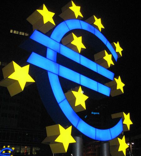 EU clinches deal on 5-billion-euro stimulus plan 