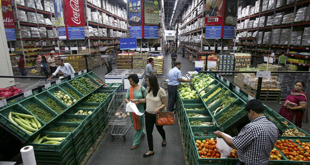retailing and walmart Warren buffett just fired a warning signal for the entire retail industry, and especially for walmart in an interview with cnbc's becky quick on monday, buffett called retailing too tough and . retailing and walmart Warren buffett just fired a warning signal for the entire retail industry, and especially for walmart in an interview with cnbc's becky quick on monday, buffett called retailing too tough and .