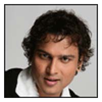 Singer Zubeen Garg's ponytail cut off by fan