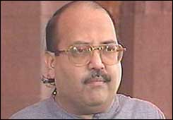 Amar Singh and Ahmed Patel get Clean Chit