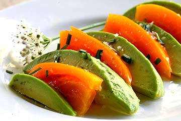 avocado-with-tomatoes