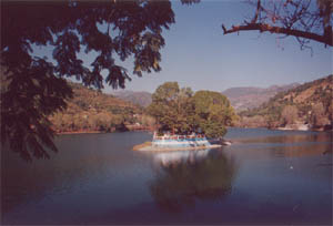 Nainital schoolchildren to clean Bhimtal lake