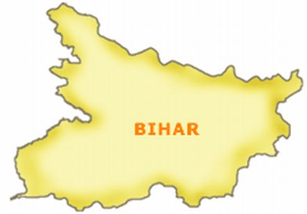Maoists blast tracks in Bihar