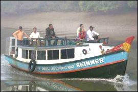 Boat with over 35 people capsises in Orissa