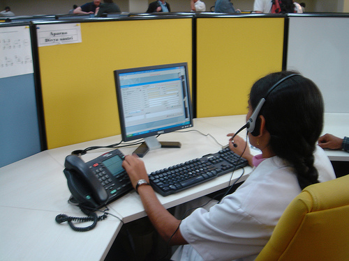 US authorities cracking down on scam involving Indian call centers