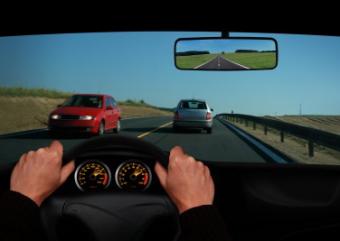 Drivers’ brains can’t cope with making left-hand turn or talking on hands-free phone