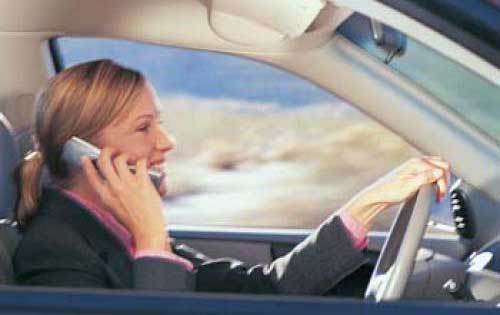 Drivers on cell phones clog traffic, take longer to commute