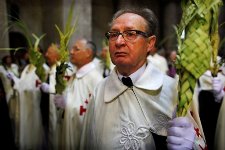Thousands mark Easter Sunday in Jerusalem 