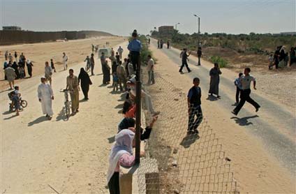 Two injured as Egyptian police stop 14 Africans crossing to Israel
