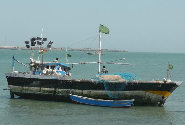 Gujarat cancels licenses of fishing boats in Pakistani custody