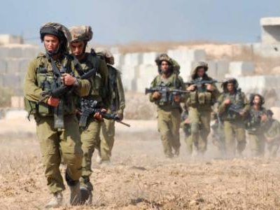 Israeli ground forces move into Gaza Strip 
