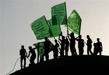 Hamas allows Gazans into Egypt after several hours' closure 