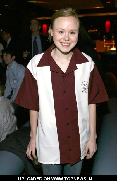 Alison Pill at Second Stage Theatre's 2009 AllStar Bowling Classic 
