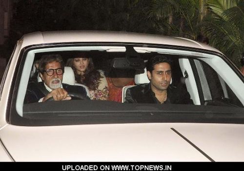Bollywood actor Amitabh Bachchan, Abhishek Bachchan and Aishwarya Rai Bachchan accompanied with US talk show host Oprah Winfrey Bollywood actor Amitabh Bachchan, Abhishek Bachchan and Aishwarya Rai Bachchan accompanied with US talk show host Oprah Winfrey
