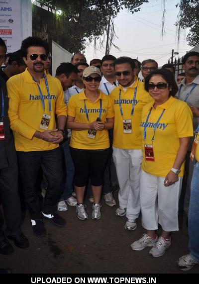 Bollywood celebrities Anil Kapoor, Mahima Chaudhary, Gulashan Grover and Tina Ambani attends Standard Chartered Mumbai Marathon 