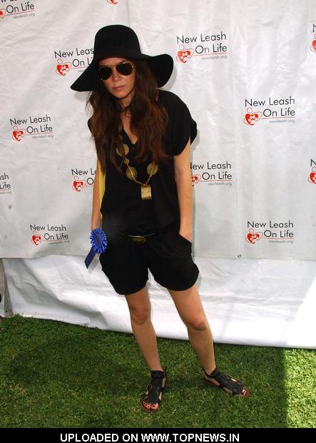 Anna Friel at 8th Annual Nuts For Mutts Dog Show & Pet Fair - Arrivals Anna Friel at 8th Annual Nuts For Mutts Dog Show & Pet Fair - Arrivals
