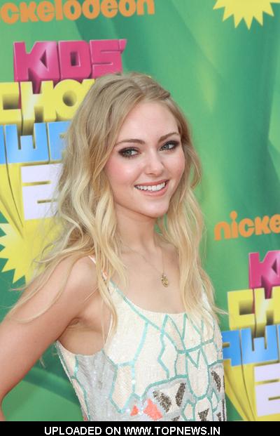 AnnaSophia Robb at Nickelodeon's 24th Annual Kids' Choice Awards Arrivals