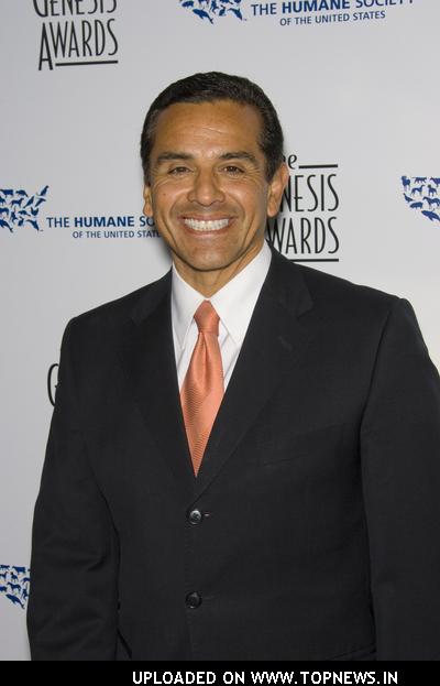 Antonio Villaraigosa at 22nd Genesis Awards - Arrivals