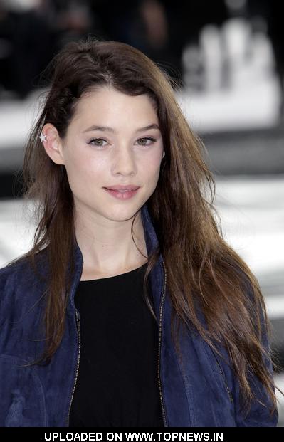 Astrid BergesFrisbey at Paris Fashion Week Spring Summer 2011 Chanel