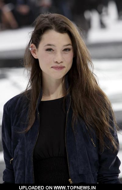 Astrid BergesFrisbey at Paris Fashion Week Spring Summer 2011 Chanel 