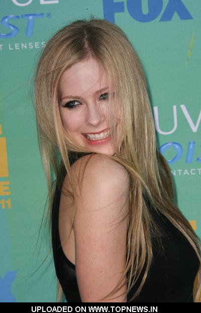 Avril Lavigne at 2011 Teen Choice Awards Arrivals