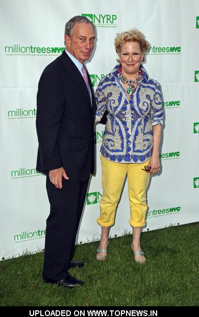 Bette Midler and Mayor Michael Bloomberg at 10th Annual New York Restoration Project's Spring Picnic