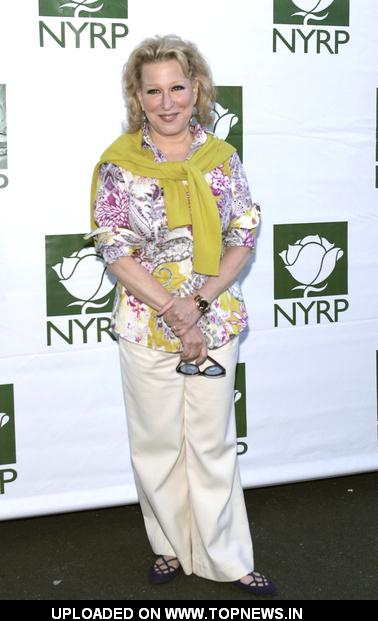 Bette Midler at 2009 Manhattan Theatre Club Spring Gala- Arrivals Bette Midler at 2009 Manhattan Theatre Club Spring Gala- Arrivals