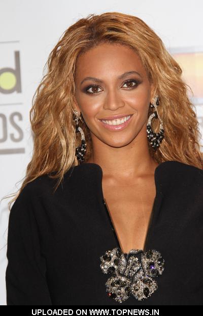 Beyonce at 2011 Billboard Music Awards - Press Room