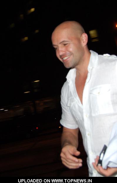 Billy Zane Departing Guys and Dolls Club in West Hollywood on July 4, 2009 Billy Zane Departing Guys and Dolls Club in West Hollywood on July 4, 2009