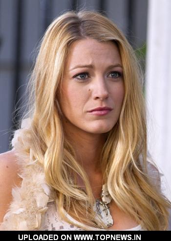 Blake Lively Filming ‘Gossip Girl’ 