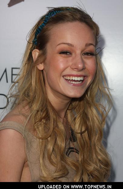 Brie Larson - Wallpaper Gallery
