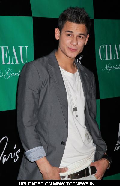 Bronson Pelletier - Wallpaper Colection
