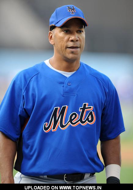 Carlos Beltran at 2008 MLB - New York Mets at Los Angeles Dodgers (1-5) - May 5, 2008