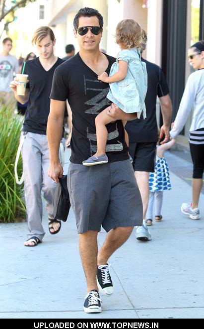 Jessica Alba And Cash Warren And Honor. Cash Warren Photos