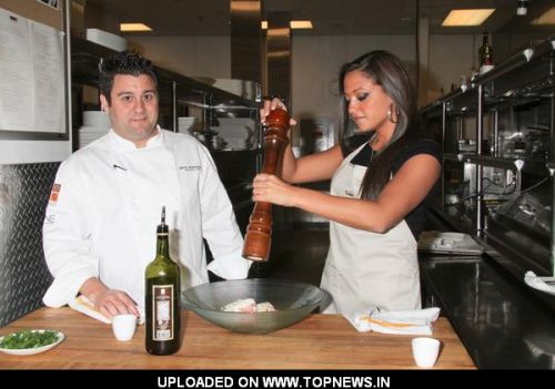 Servqual Gap Analysis Model. model -- Start connecting