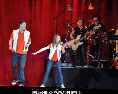 Lea+michele+glee+live