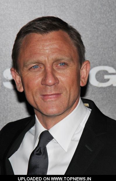 Daniel Craig at "Defiance" ("Les Insurges") Paris Photocall - Arrivals Daniel Craig at "Defiance" ("Les Insurges") Paris Photocall - Arrivals