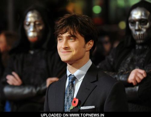  Daniel Radcliffe at Harry Potter and the Deathly Hallows: Part 1" World Premiere - Arrivals