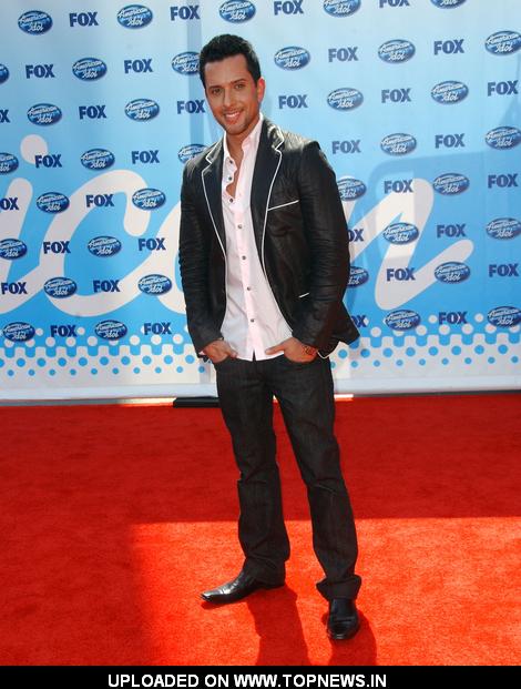 David Hernandez at 2009 American Idol Finale - Arrivals David Hernandez at 2009 American Idol Finale - Arrivals