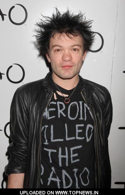 deryck whibley 2011. Deryck Whibley Celebrates His