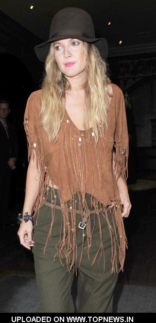 Drew Barrymore leaving her London hotel Drew Barrymore leaving her London hotel