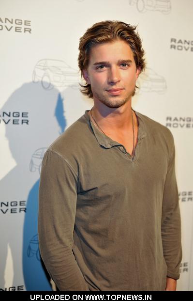 Drew Van Acker - Wallpaper Gallery