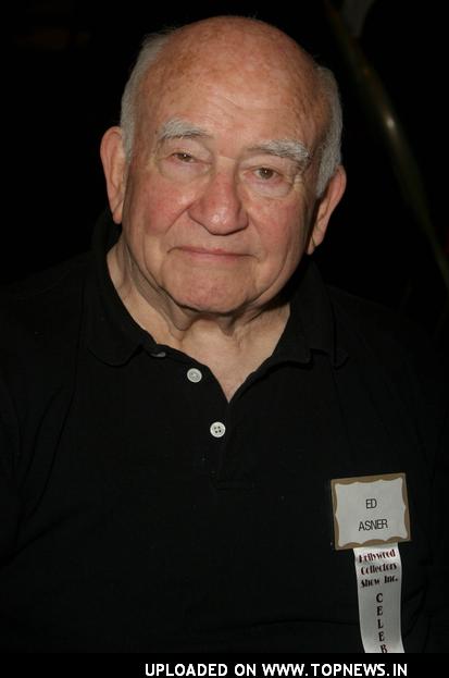 Ed Asner at 2008 Winter Hollywood Collectors Show