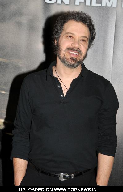 Edward Zwick at "Defiance" ("Les Insurges") Paris Photocall - Arrivals Edward Zwick at "Defiance" ("Les Insurges") Paris Photocall - Arrivals