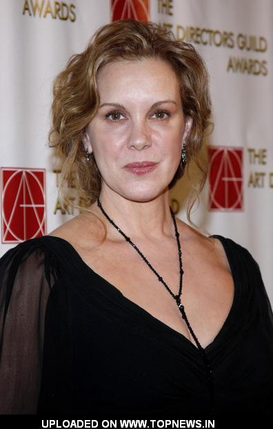 Elizabeth Perkins - Wallpaper