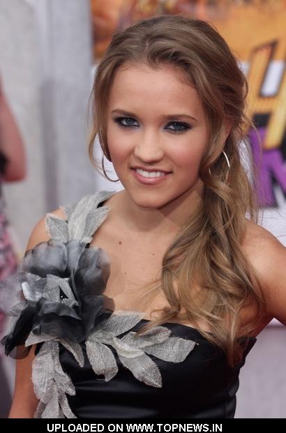 Emily Osment at "Hanna Montana The Movie" World Premiere - Arrivals