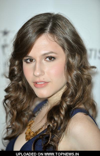 Erin Sanders at 32nd Annual Young Artist Awards - Arrivals