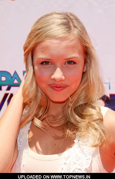 Gracie Dzienny at Nickelodeon iParty with Victorious Premiere Orange 