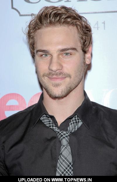 Grey Damon - Images